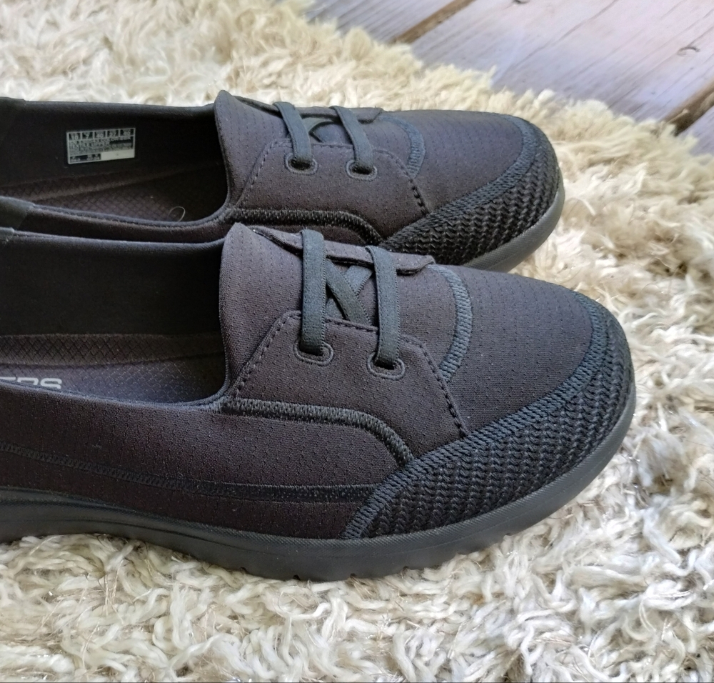 Skechers Slip In Loafers Size 10 Women